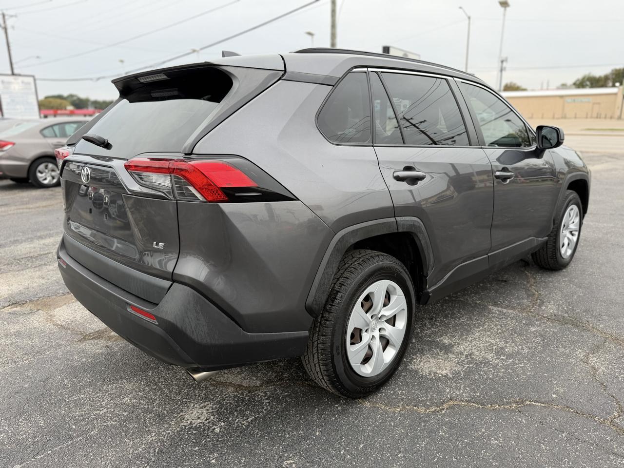 Toyota RAV4 LE 2019