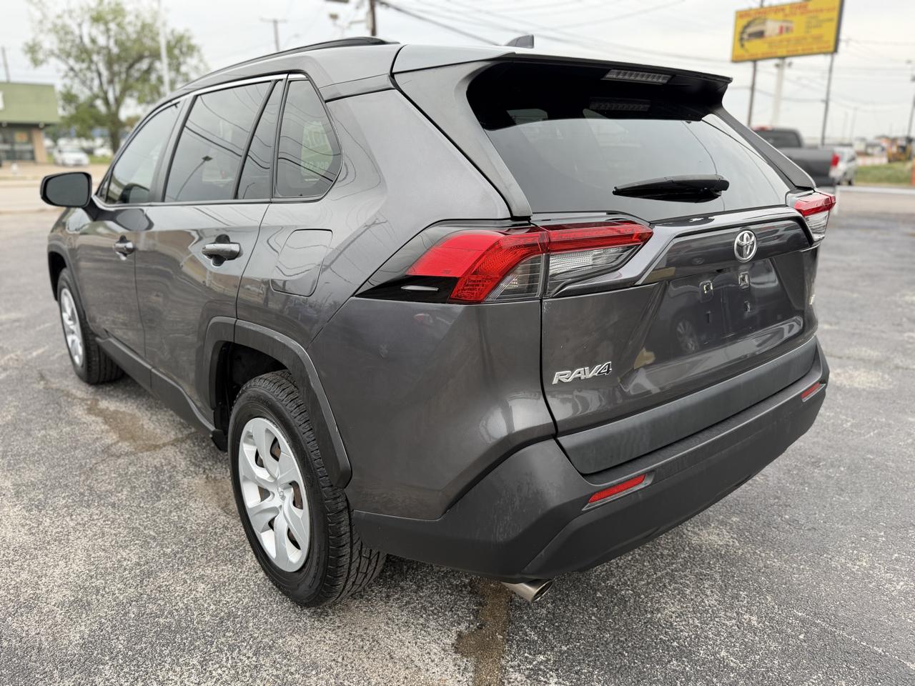 Toyota RAV4 LE 2019