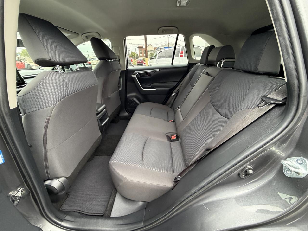 Toyota RAV4 LE 2019