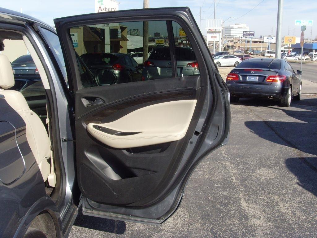 Buick Envision  2020