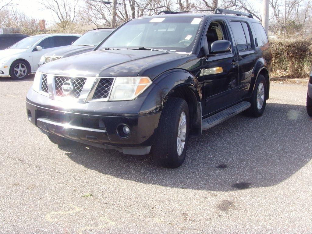 2006 Nissan Pathfinder LE