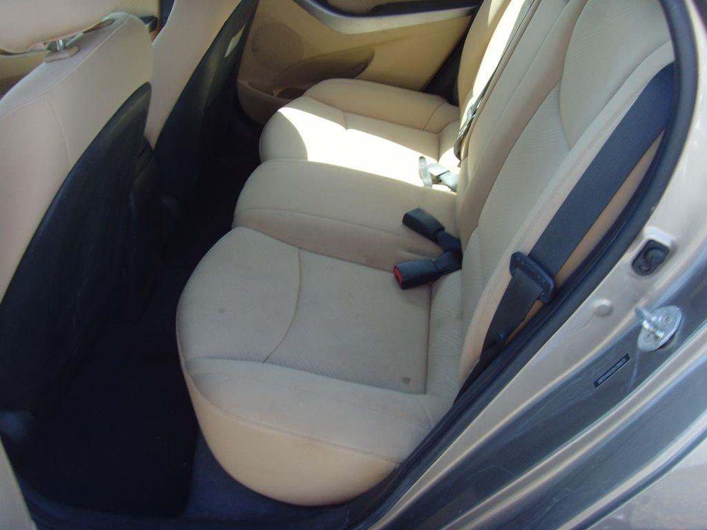 Hyundai Elantra  2013