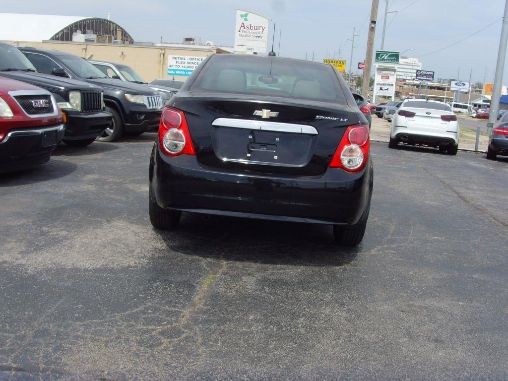 Chevrolet Sonic  2016