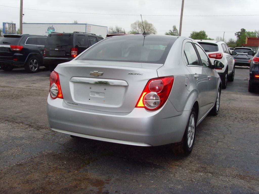 Chevrolet Sonic  2016