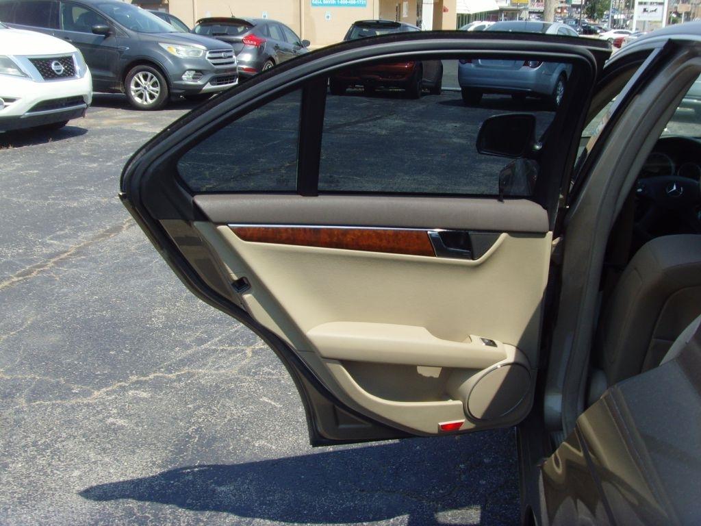Mercedes-Benz C-Class  2009