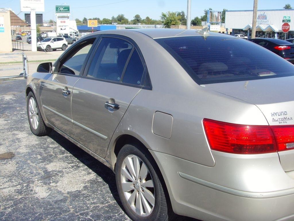 Hyundai Sonata  2010