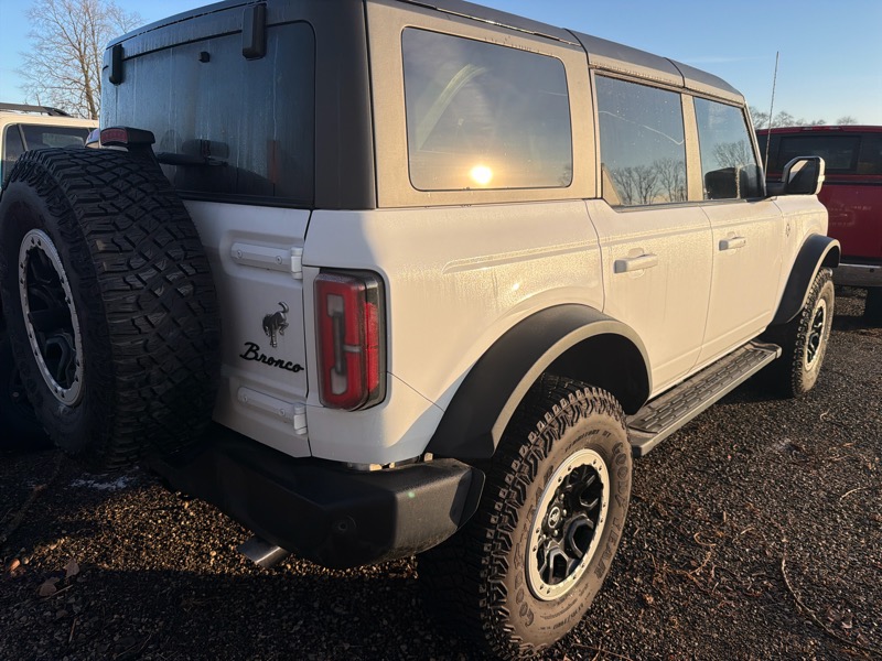 Ford Bronco Outer Banks 4-Door 2024