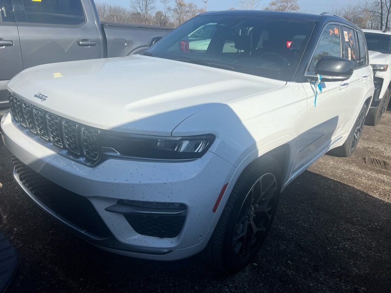 2022 Jeep Grand Cherokee Summit 4WD