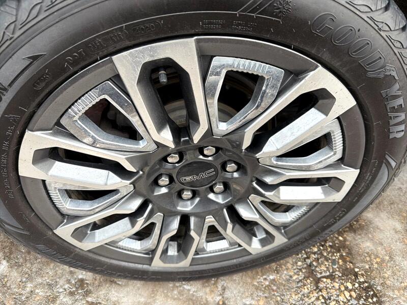 GMC Yukon Denali Ultimate 4WD 2024