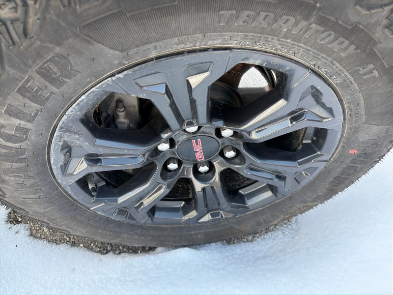 GMC Canyon Elevation Crew Cab 4WD 2024