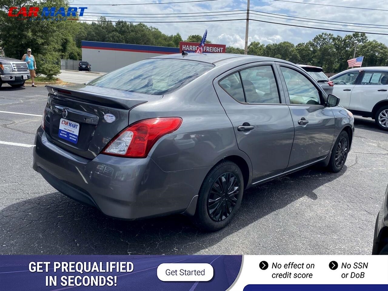 Nissan Versa  2017