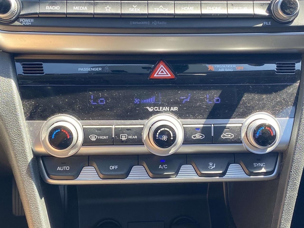 Hyundai Elantra  2020