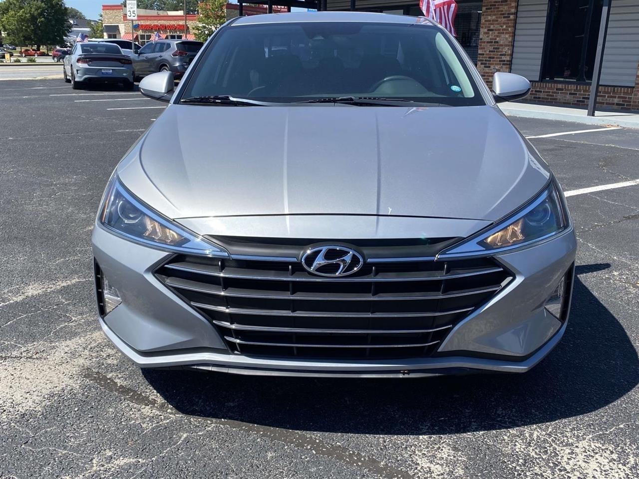 Hyundai Elantra  2020