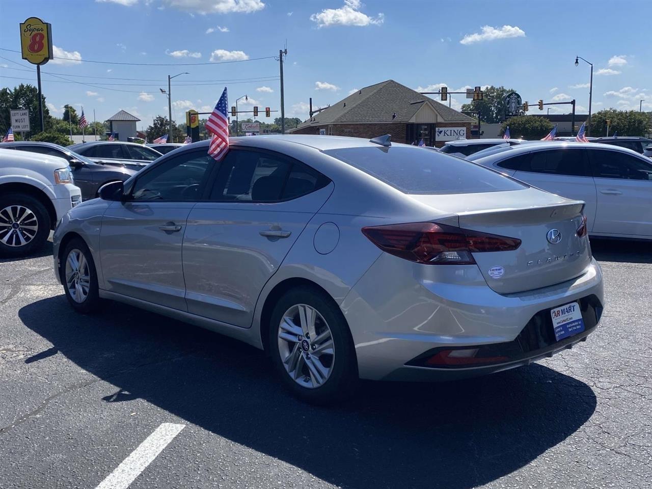 Hyundai Elantra  2020