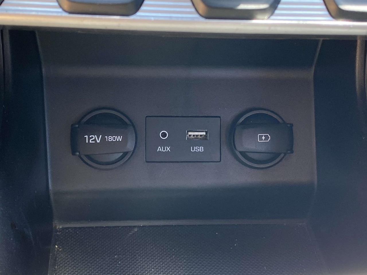 Hyundai Elantra  2020