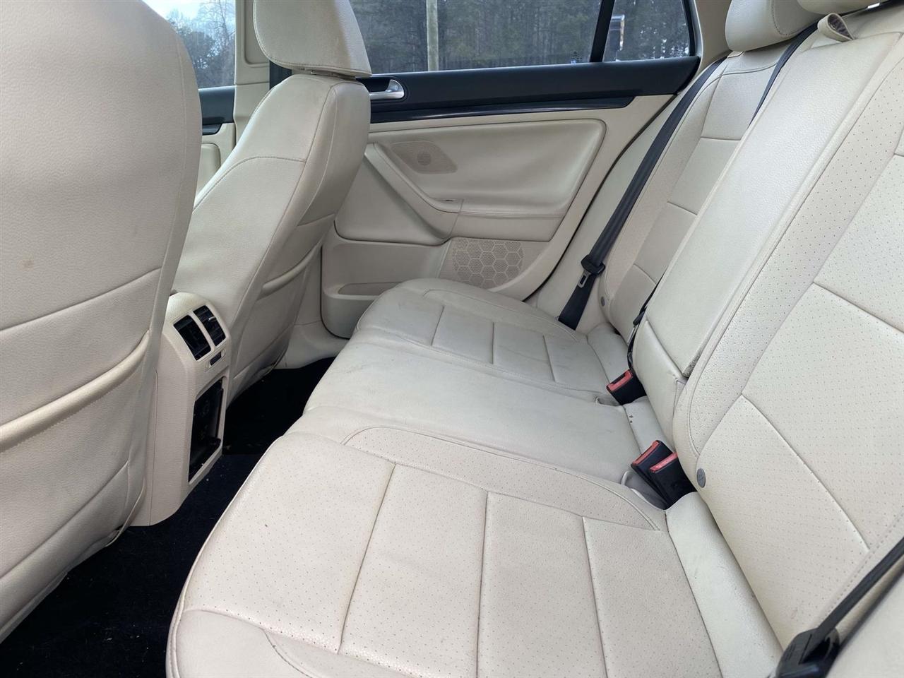 Volkswagen Jetta SportWagen  2011