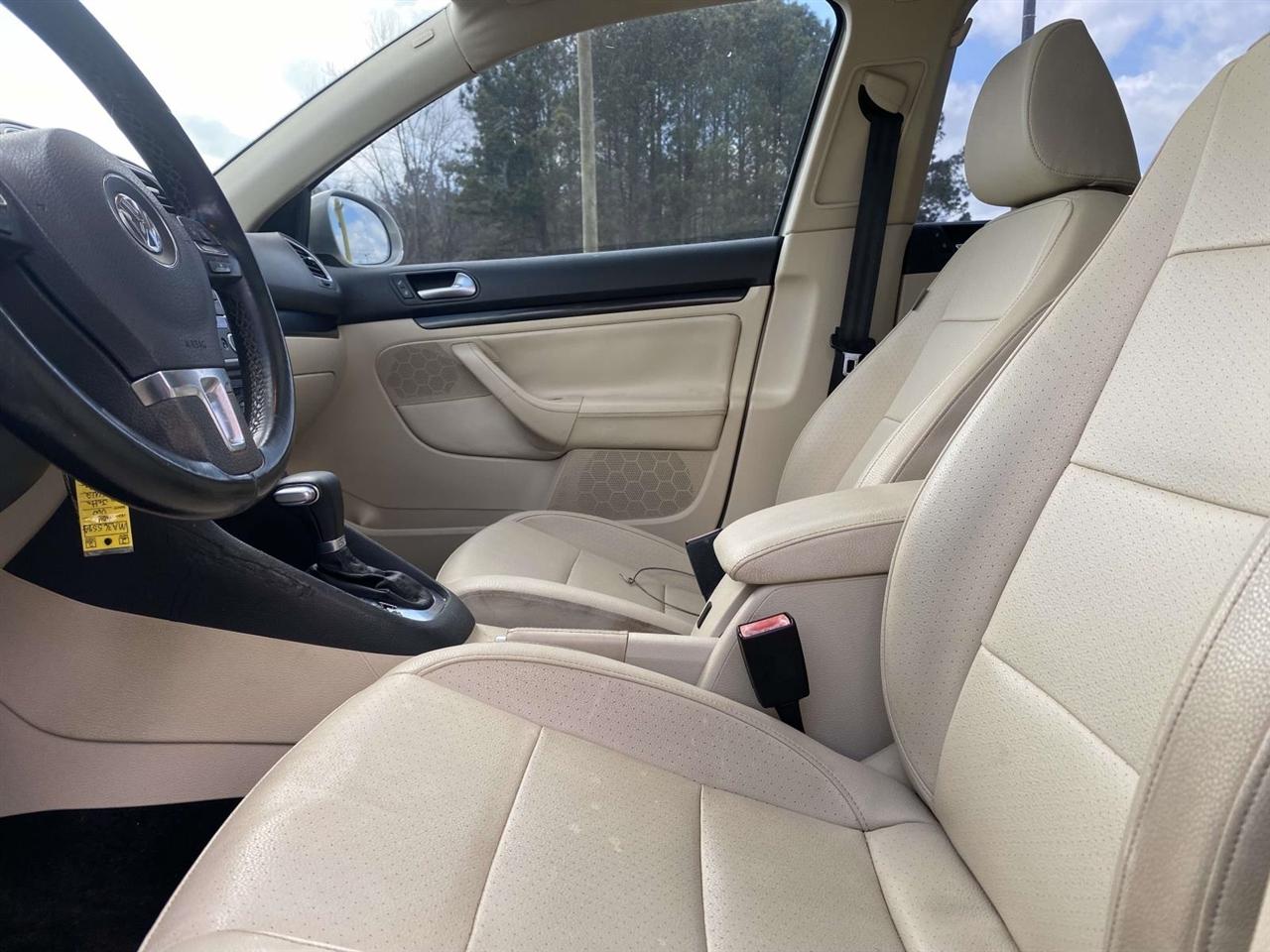 Volkswagen Jetta SportWagen  2011