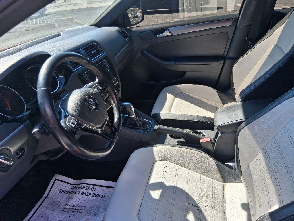 Volkswagen Jetta  2016