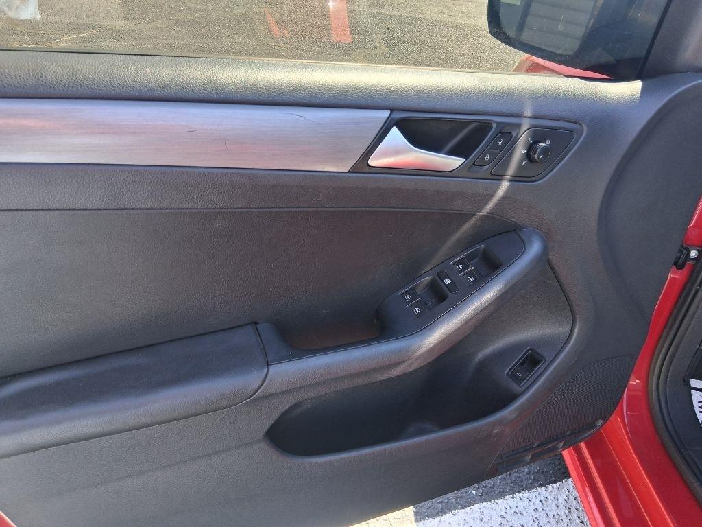 Volkswagen Jetta  2016