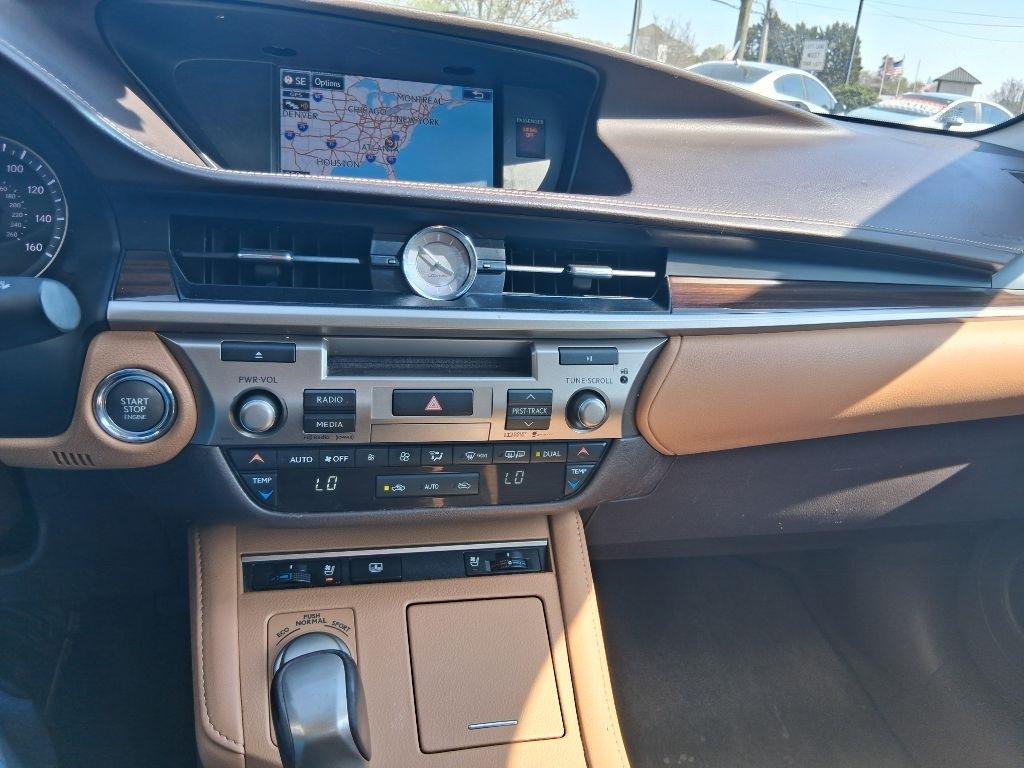 Lexus ES 350  2016