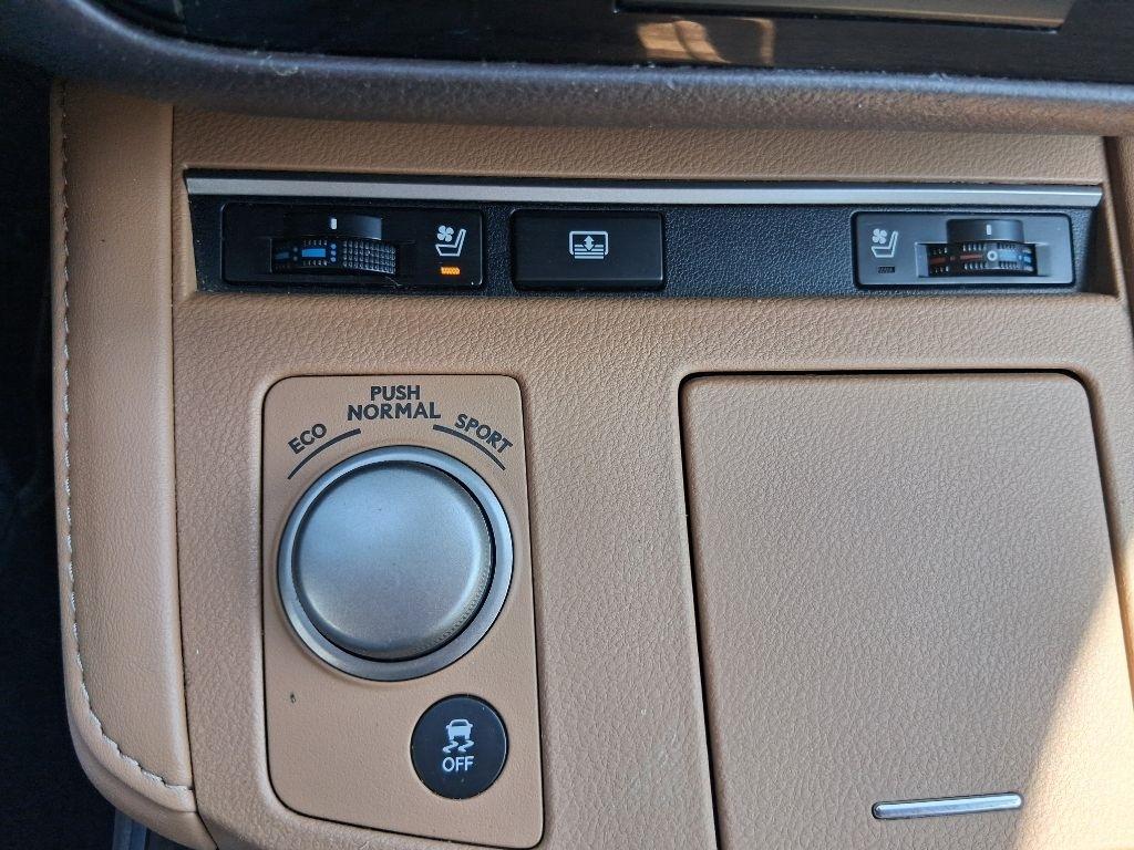 Lexus ES 350  2016