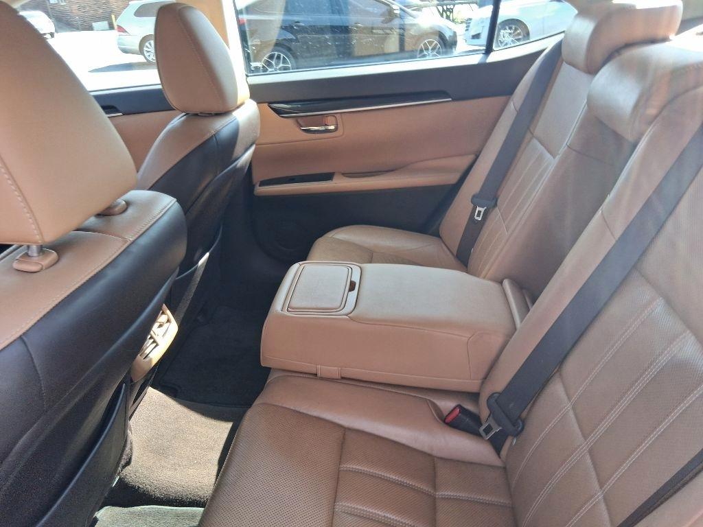 Lexus ES 350  2016