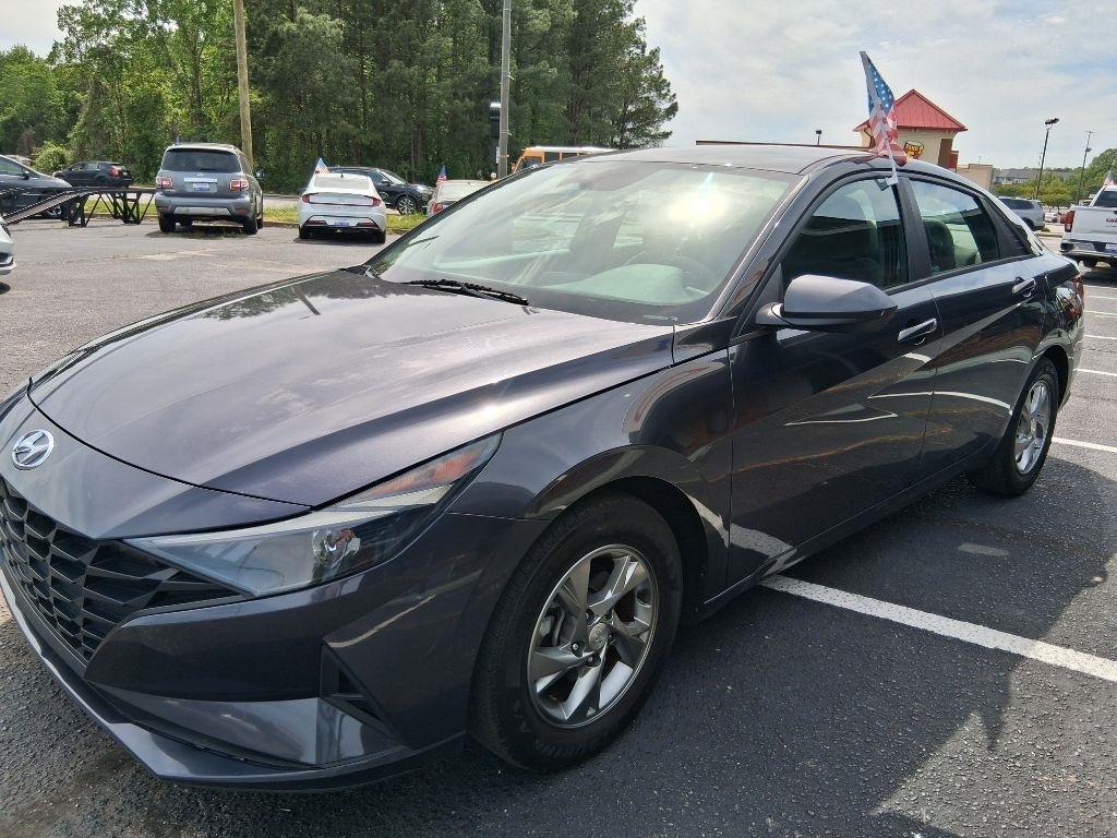 Hyundai Elantra  2022