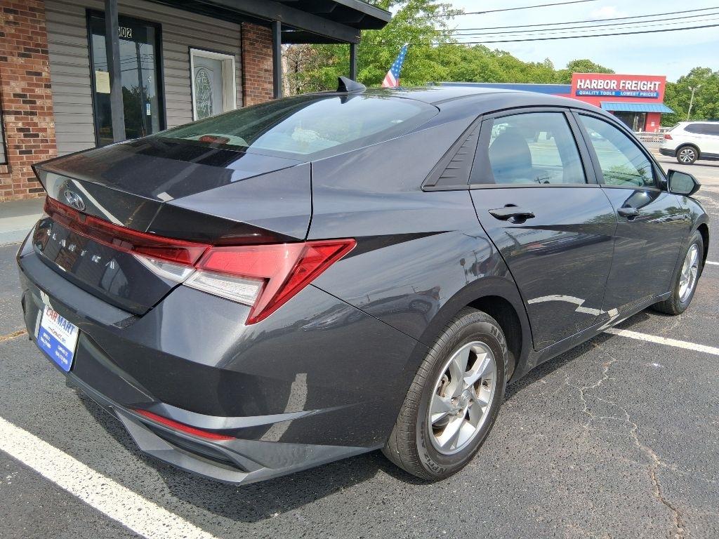 Hyundai Elantra  2022