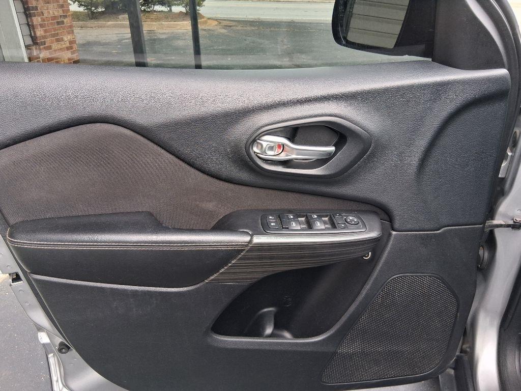 Jeep Cherokee  2015