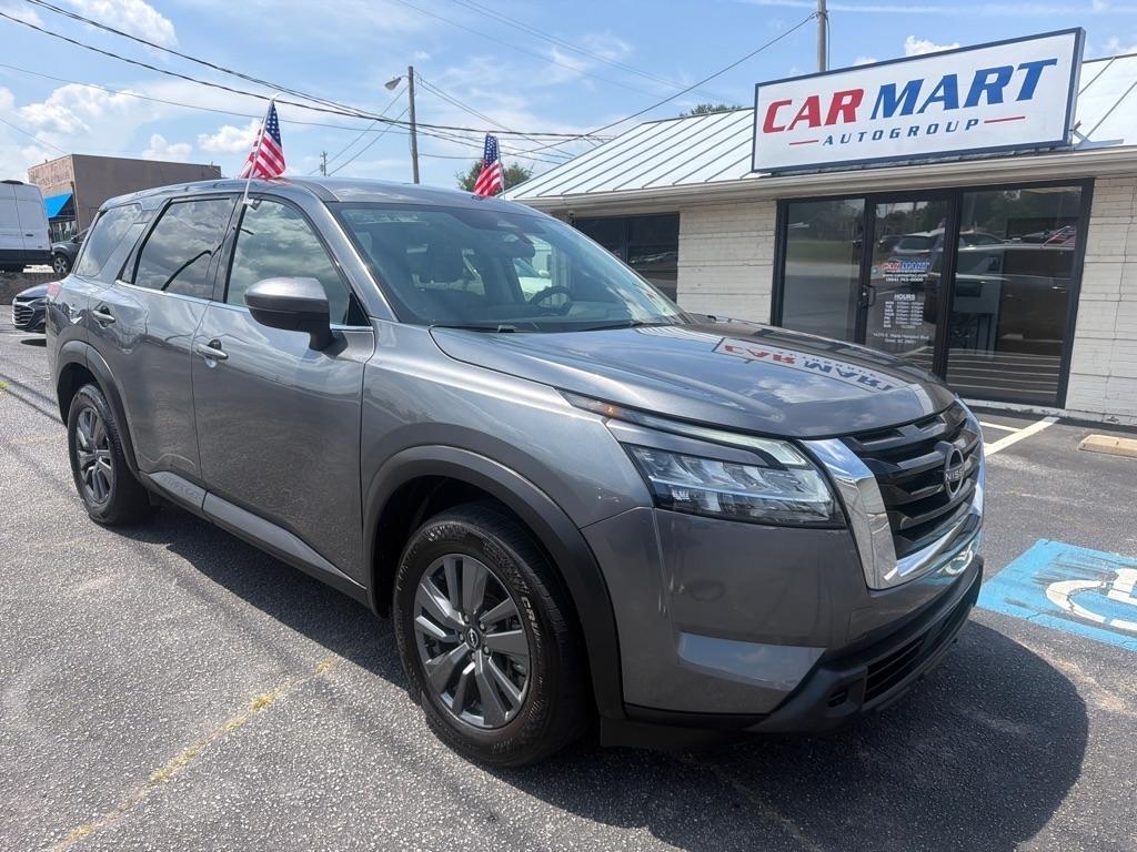 2022 Nissan Pathfinder S