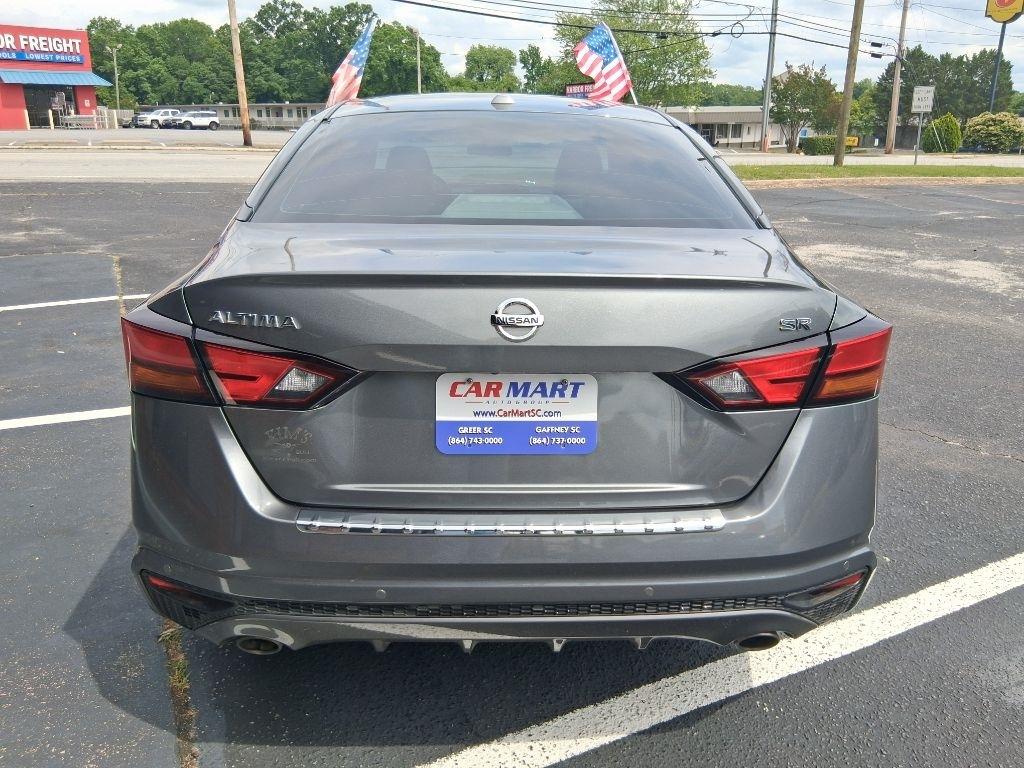 Nissan Altima  2022