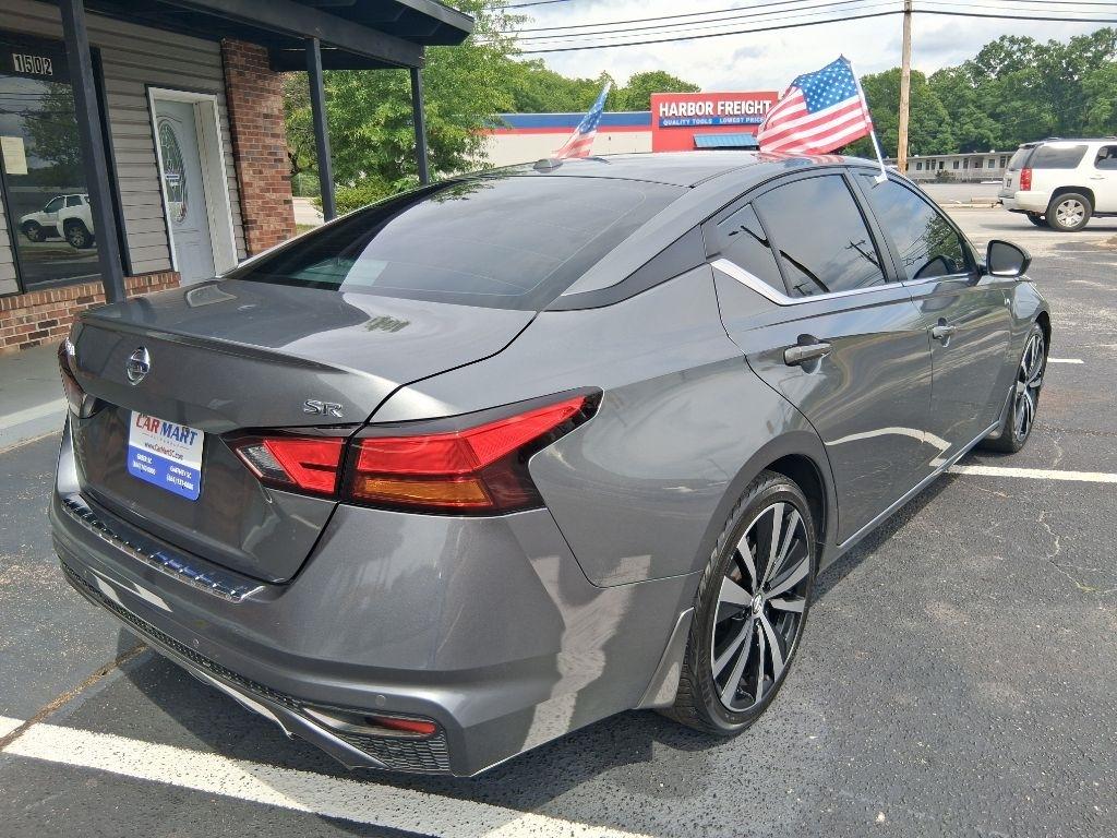 Nissan Altima  2022