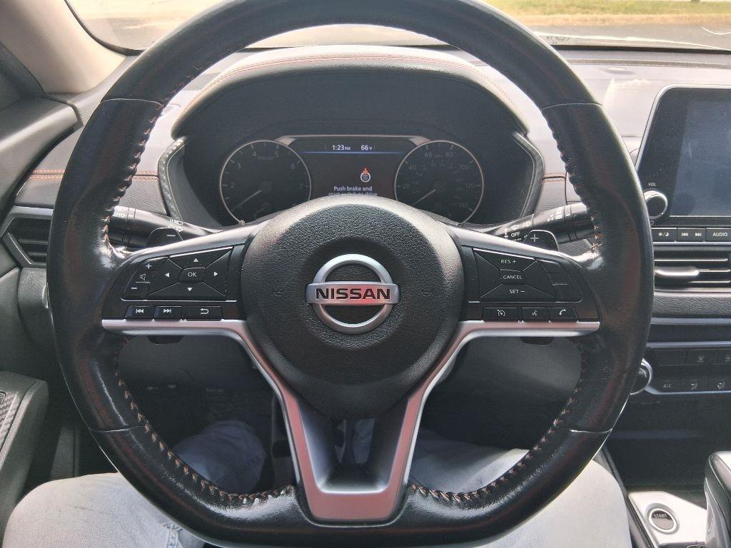 Nissan Altima  2022