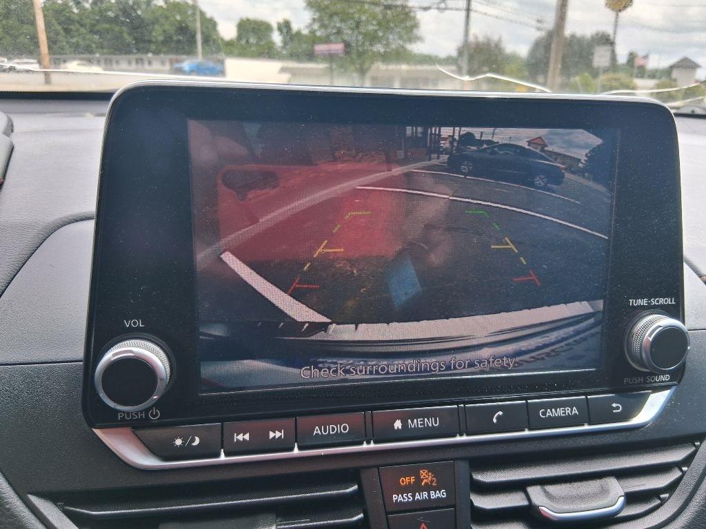 Nissan Altima  2022