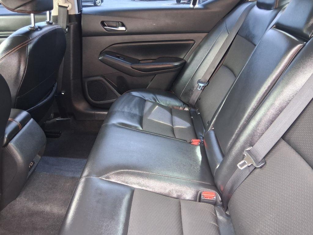 Nissan Altima  2022