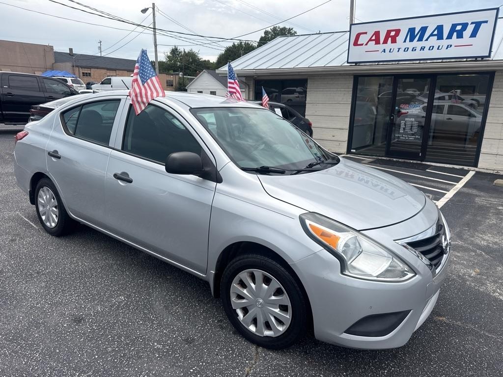 Nissan Versa  2015