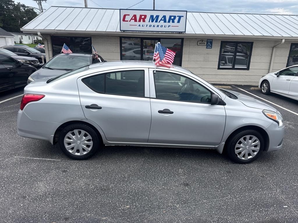 Nissan Versa  2015