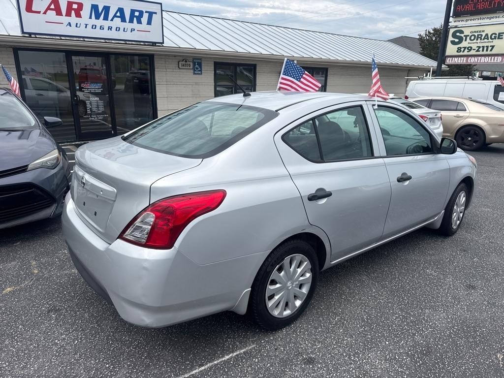 Nissan Versa  2015