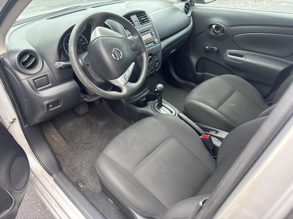 Nissan Versa  2015