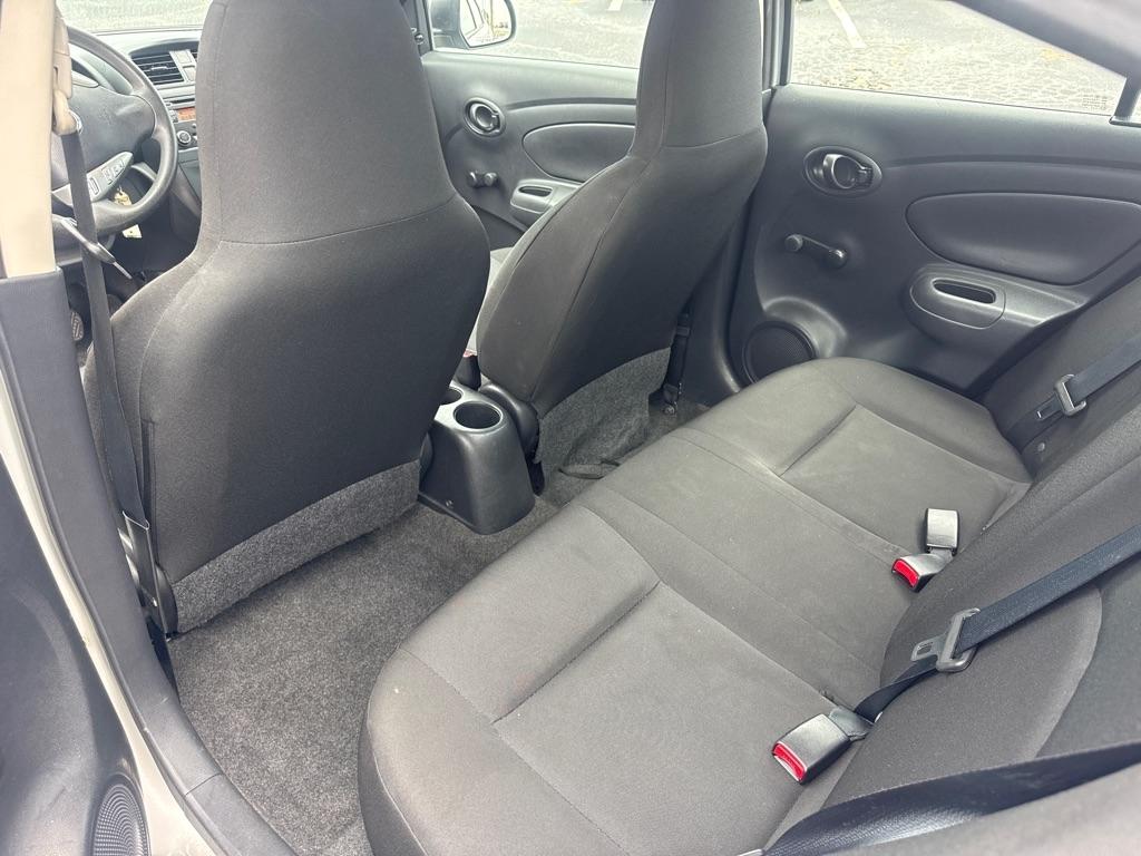 Nissan Versa  2015