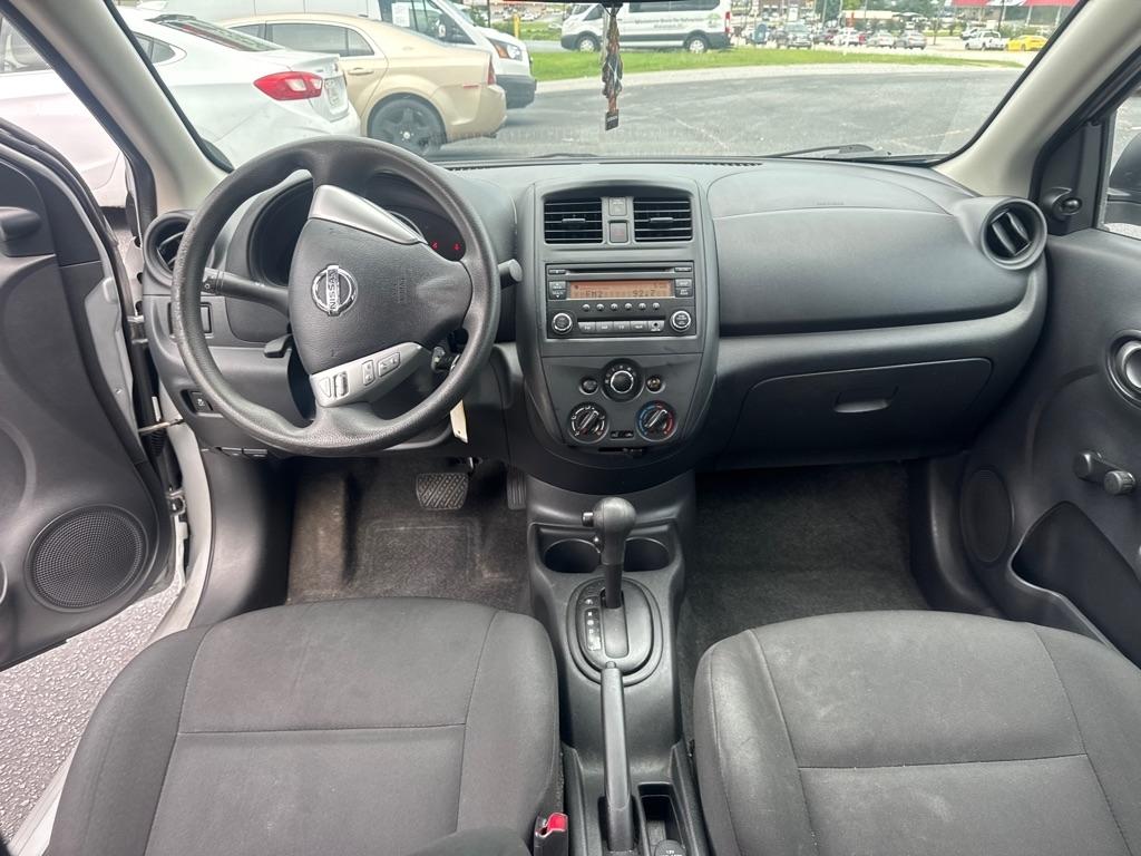Nissan Versa  2015