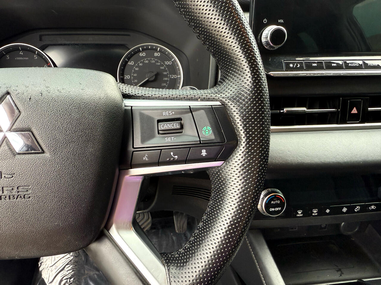 Mitsubishi Outlander SE 2WD 2022