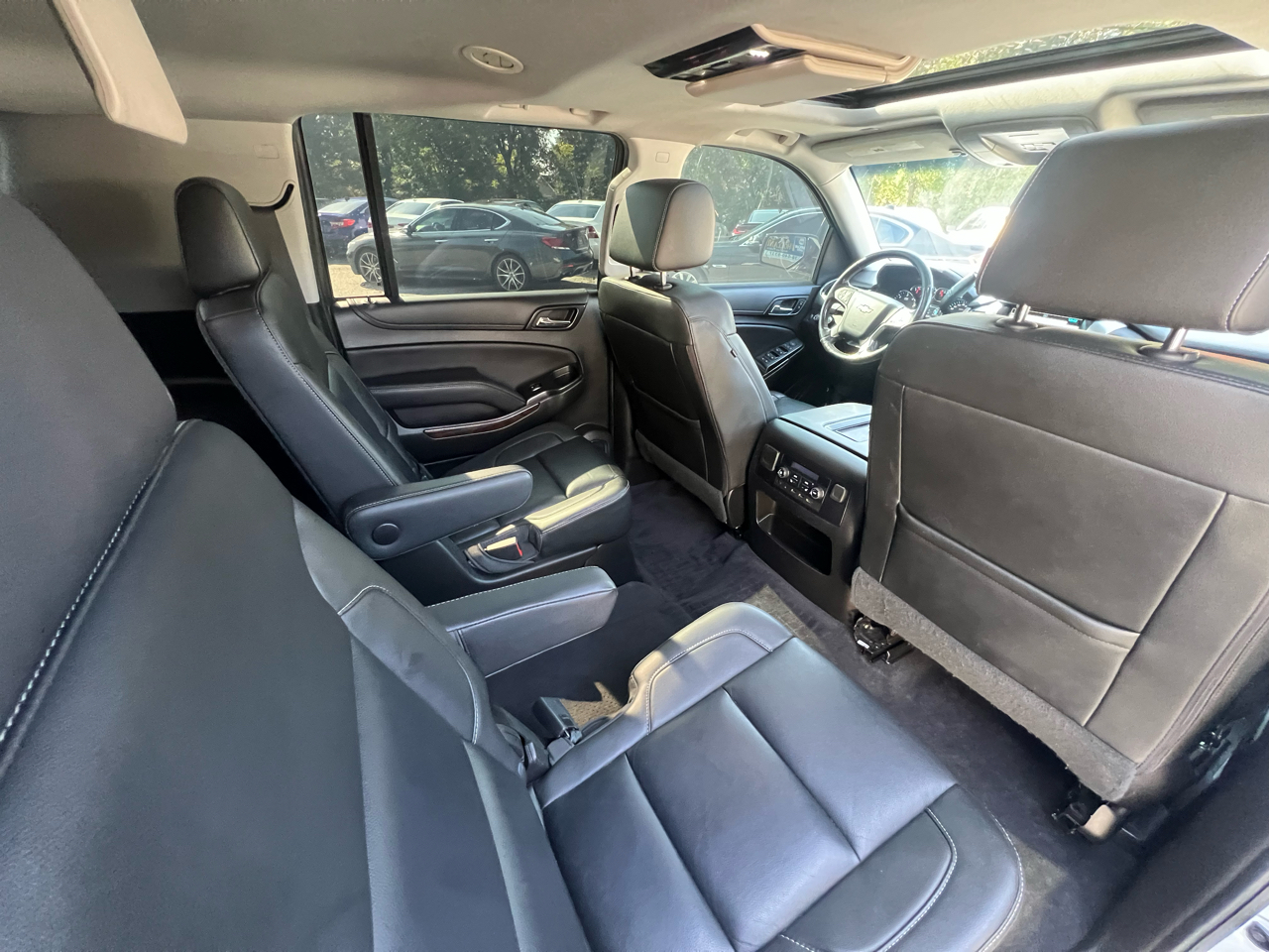 Chevrolet Suburban LT 4WD 2019
