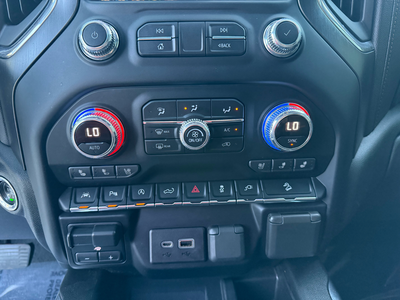 GMC Sierra 1500 AT4 Crew Cab Short Box 4WD 2020