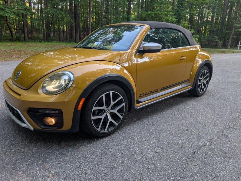 2017 Volkswagen Beetle 1.8T Dune Conv. Auto's photo