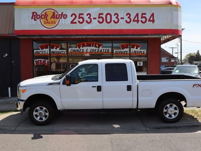 White 2013 Ford F-250 Super Duty King Ranch Crew Cab 4WD Pickup Truck Four-Wheel Drive Automatic