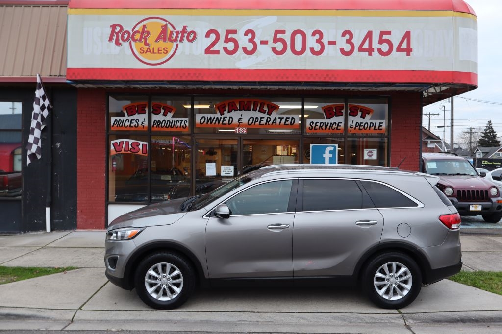 2017 Kia Sorento LX's photo