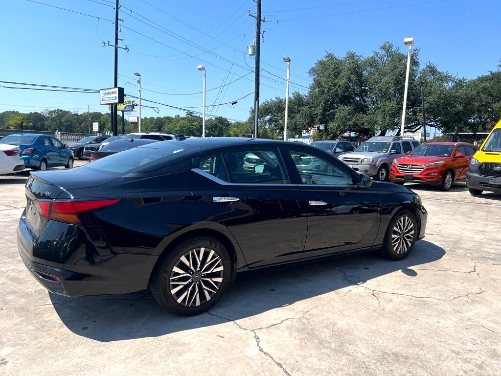 2024 Nissan Altima 2.5 SV photo 2