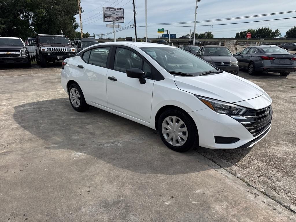 2025 Nissan Versa 1.6 S CVT's photo