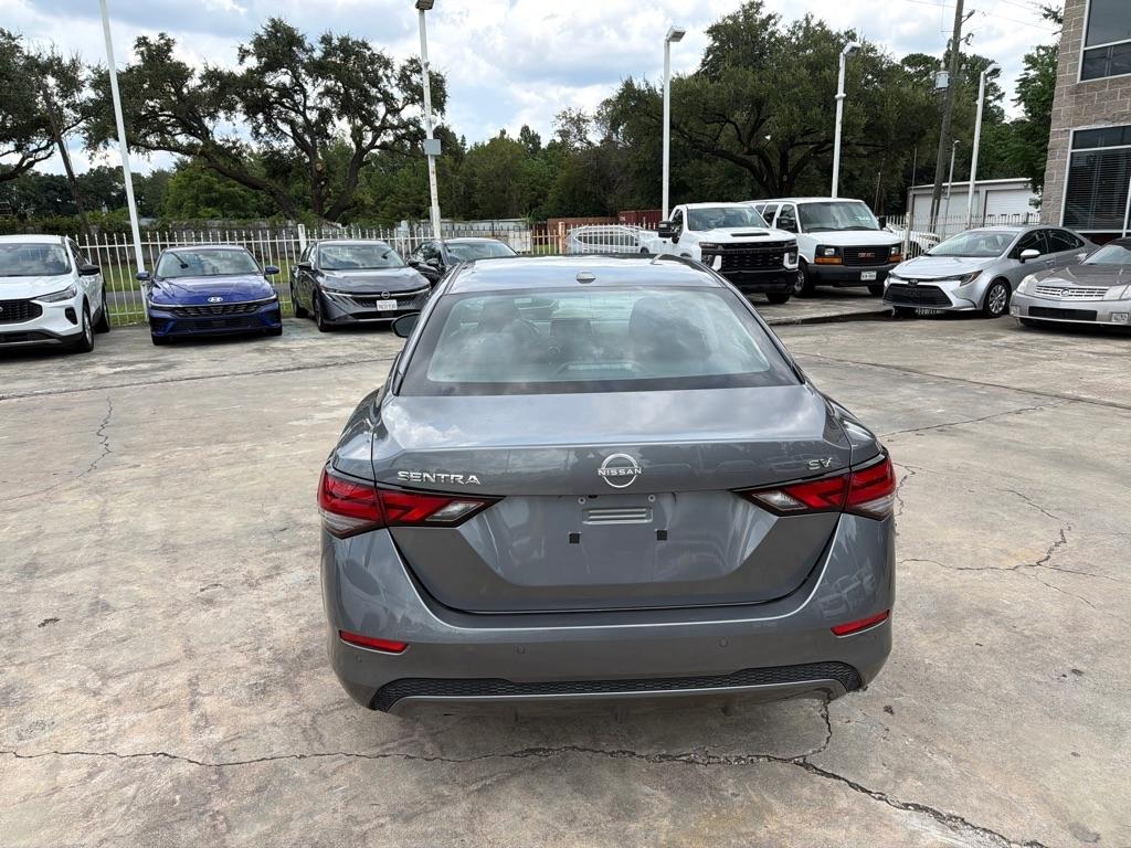 Nissan Sentra photo 8